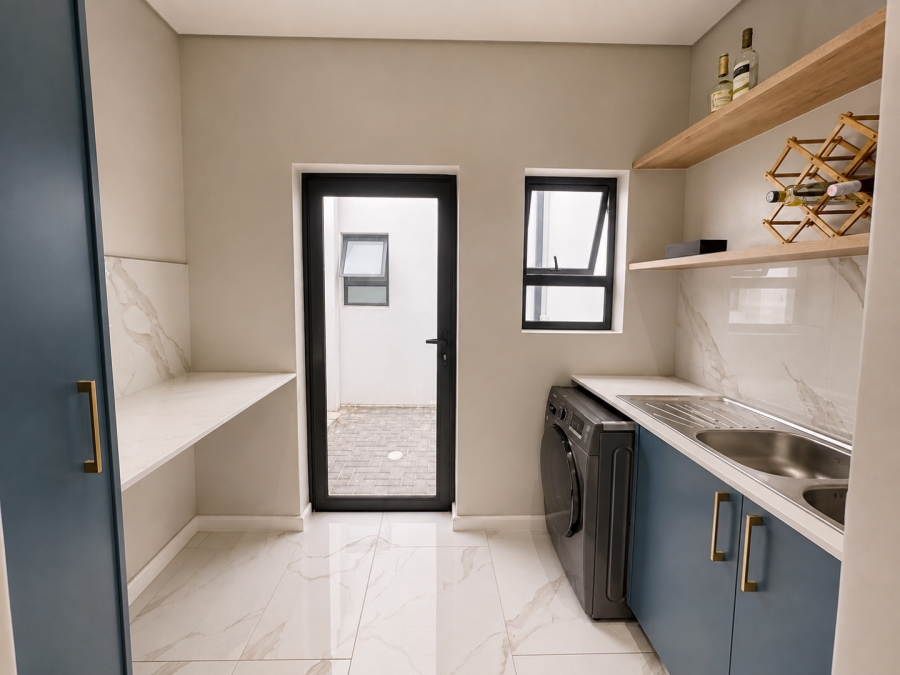 4 Bedroom Property for Sale in Sandown Western Cape